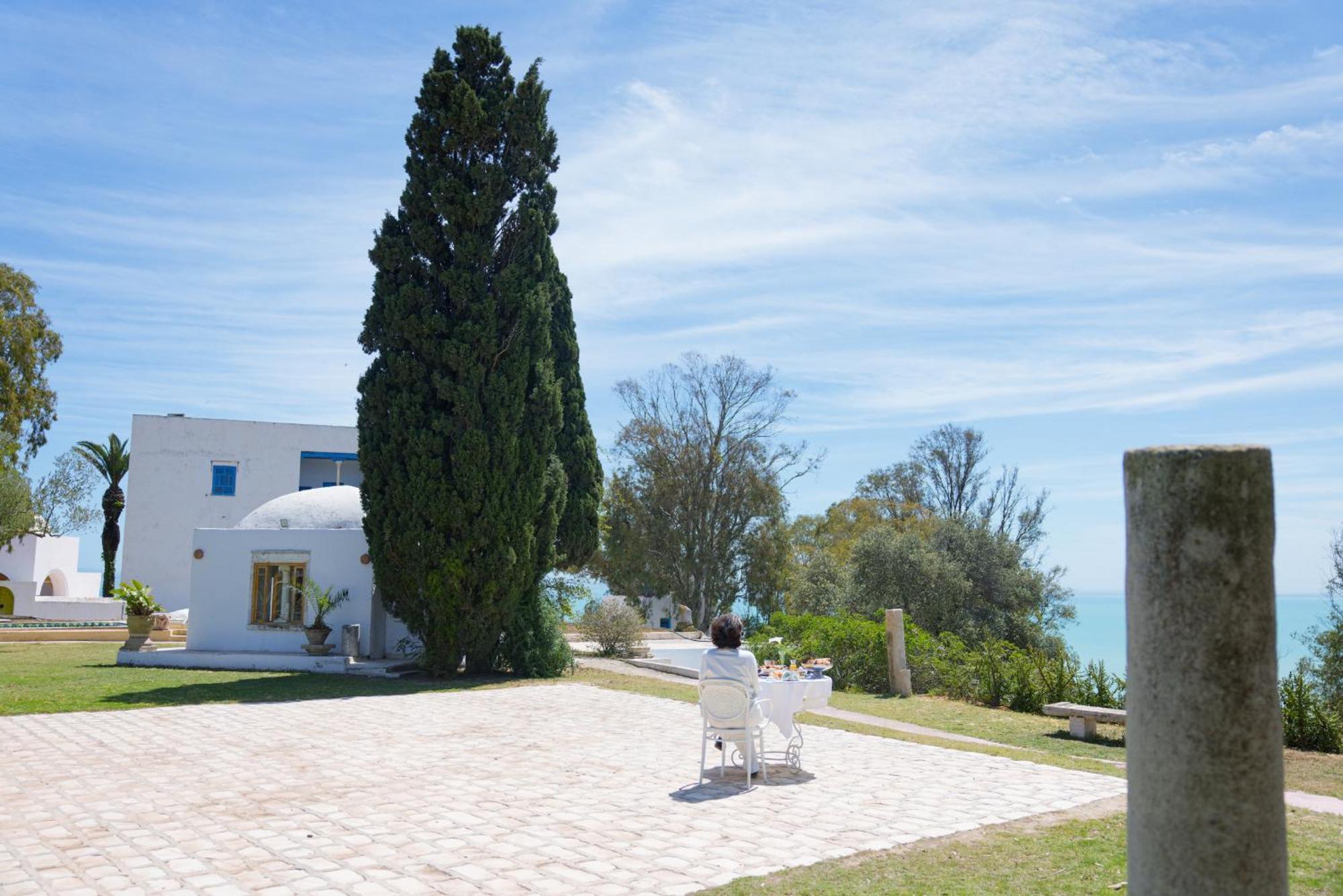 Lella Zohra, Studio Avec Piscine A Sidi Bou Said Bed & Breakfast Exterior photo